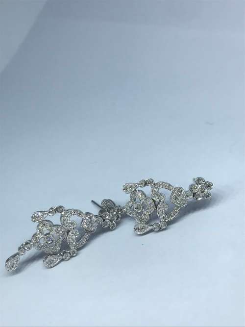 18CT W/Gold Diamond Chandelier Earrings