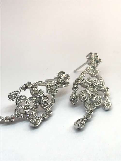 18CT W/Gold Diamond Chandelier Earrings