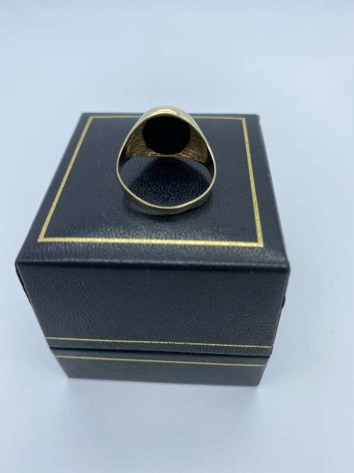 *STUNNING ONYX & GOLD RING* - (RETAIL R9000)