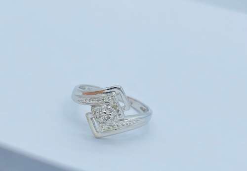 *NWJ INFINITY DIAMOND RING W/FREE BAND!* (RETAIL R16000)