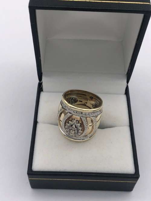 *HEAVY GOLD DIGIT CLUSTER RING* BID FROM R1