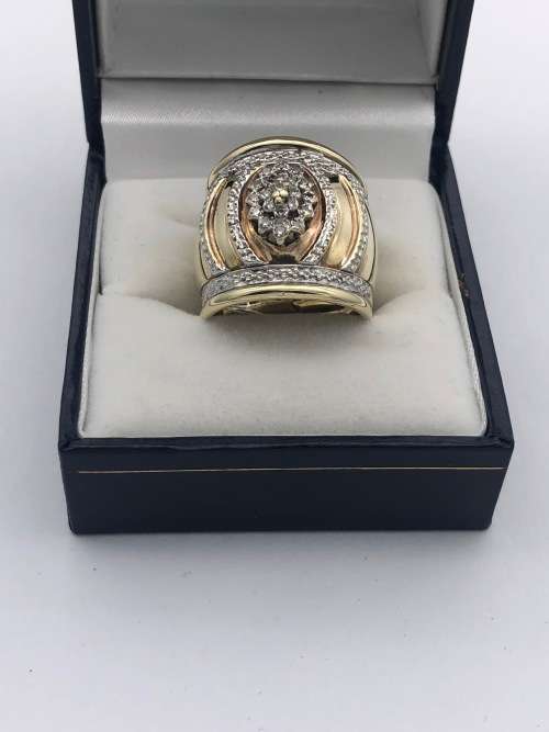 *HEAVY GOLD DIGIT CLUSTER RING* BID FROM R1