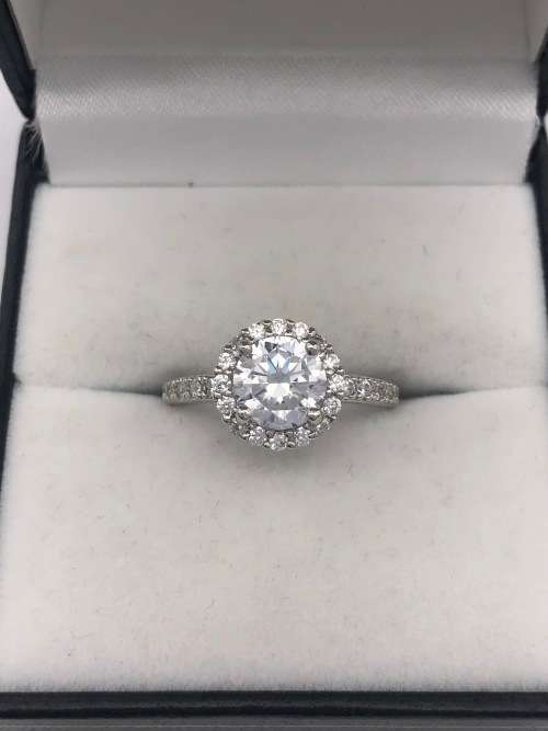 *BEAUTIFUL HALO RING IN SILVER W/CUBICS* EXCELLENT GIFT