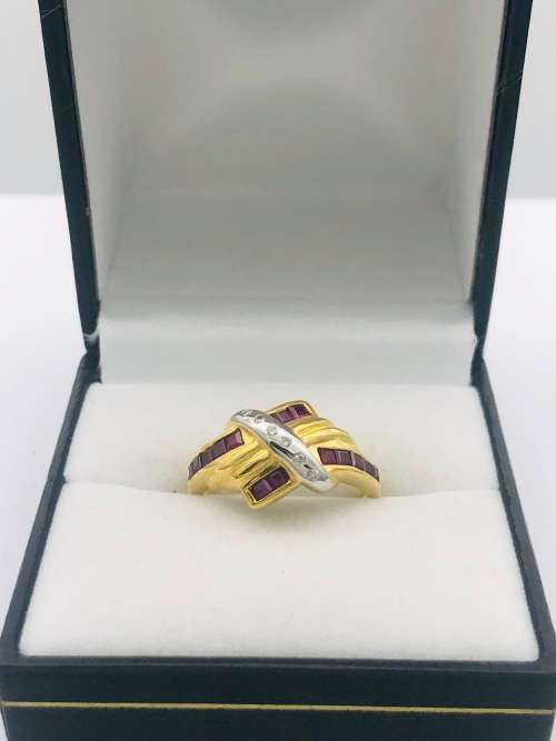 *18CT RUBY & DIAMOND MILLENIUM RING* BID FROM R1!!!