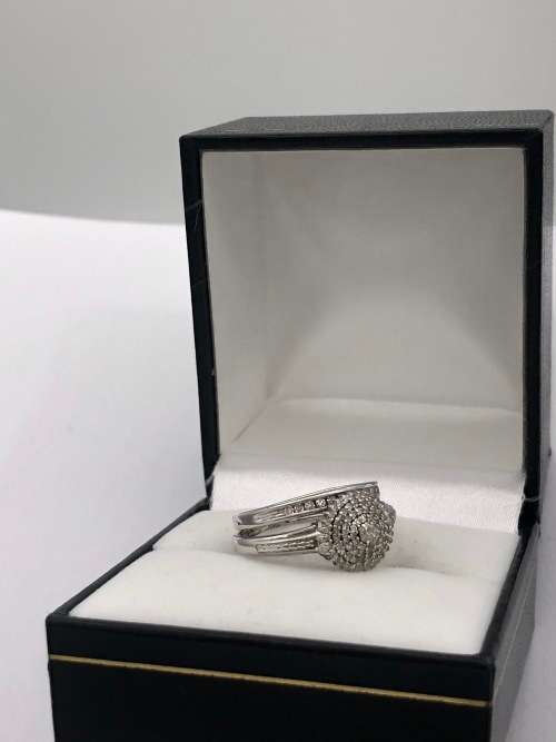 *!DUAL BAND ETERNITY & CLUSTER DIAMOND RING!* (RETAIL 15000)* R1 BIDS