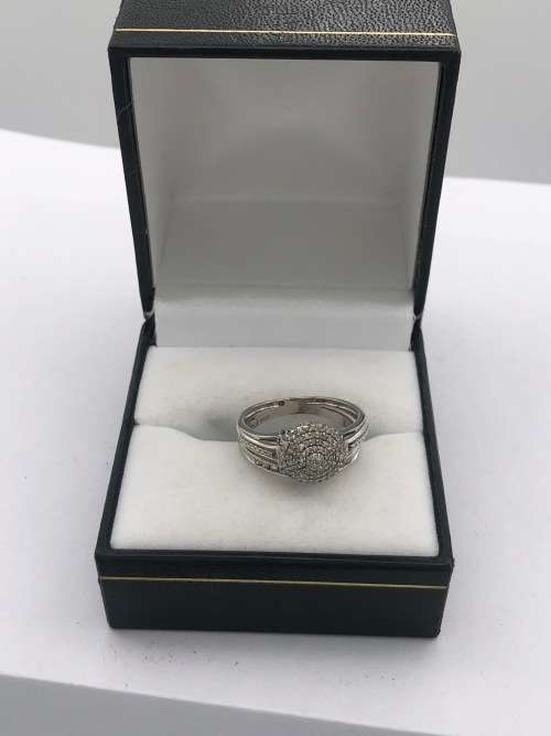 *!DUAL BAND ETERNITY & CLUSTER DIAMOND RING!* (RETAIL 15000)* R1 BIDS