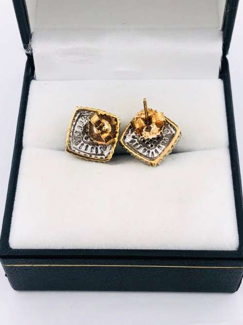 *SOLID GOLD DIAMOND STUDDED EARRINGS* R1 BIDS