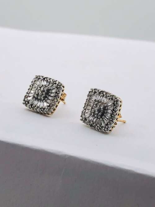 *SOLID GOLD DIAMOND STUDDED EARRINGS* R1 BIDS