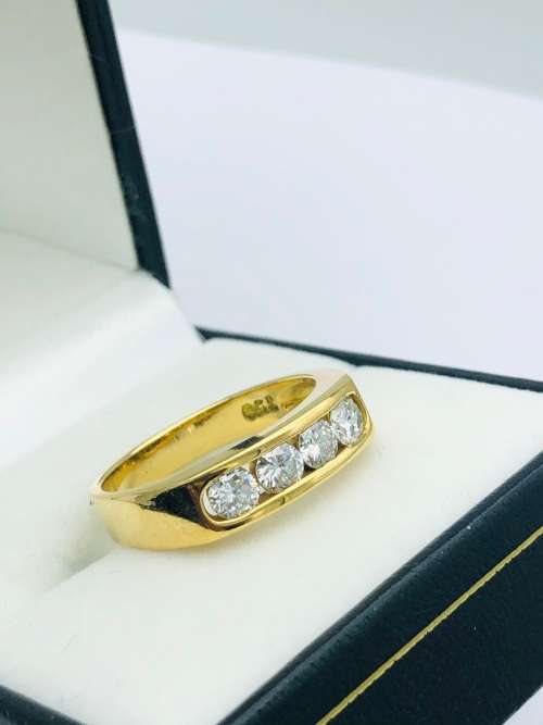 *1CT DIAMOND ETERNITY RING (18K GOLD)*