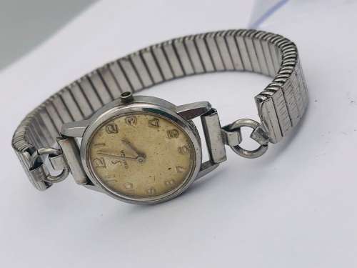 *OMEGA - COLLECTORS LADIES PIECE* R1 BIDS!