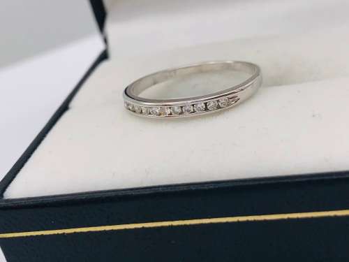 *18CT WHITE GOLD DIAMOND ETERNITY RING*