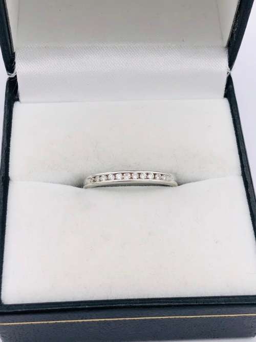 *18CT WHITE GOLD DIAMOND ETERNITY RING*