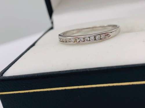 *18CT WHITE GOLD DIAMOND ETERNITY RING*