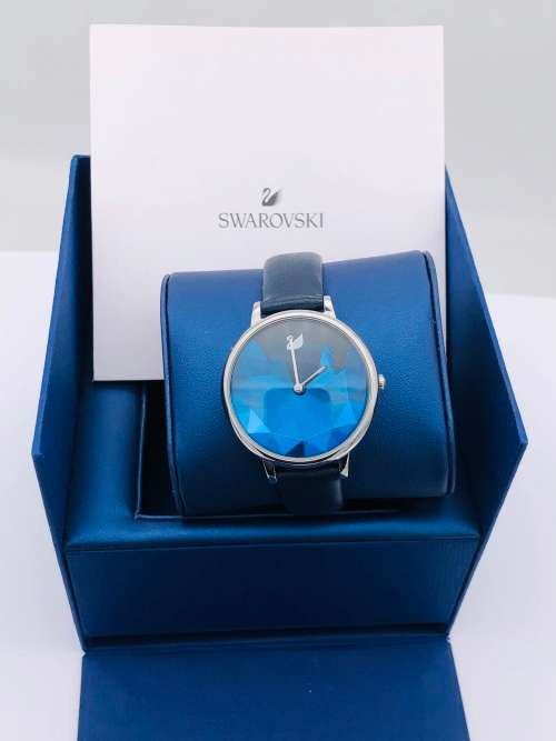 *SWAROVSKI LADIES FACET WATCH* STUNNING DIAL