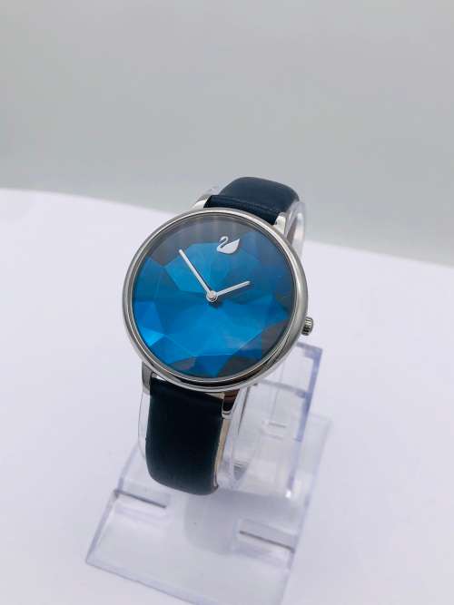 *SWAROVSKI LADIES FACET WATCH* STUNNING DIAL