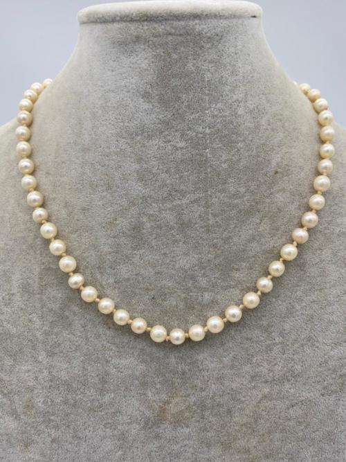 *NATURAL SALTWATER PEARL NECKLACE* R1 BIDS