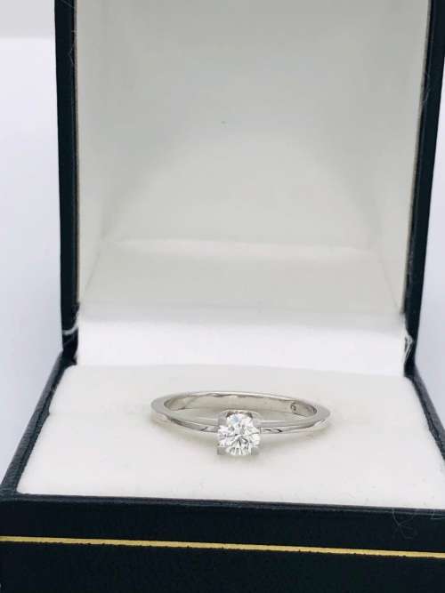 *0.30CT H VS1 DIAMOND RING* R1 BIDS