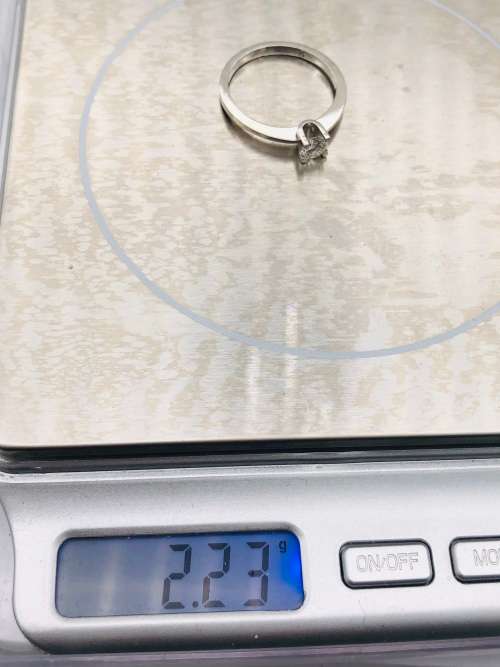 *0.30CT H VS1 DIAMOND RING* R1 BIDS