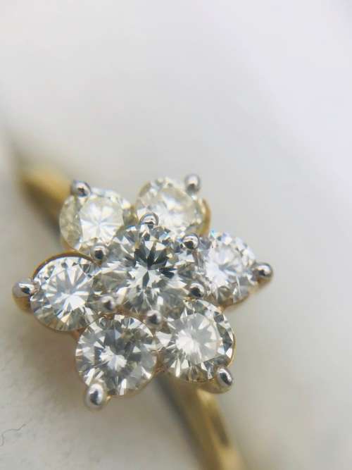 *1.15CT VS DIAMOND CLUSTER RING* H-J COLOR