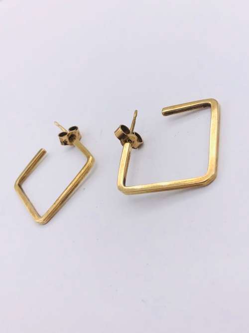*SOLID GOLD SQUARE HOOP EARRINGS* R1 BIDS