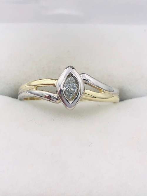 *SOLID GOLD MARQUISE DIAMOND RING* TWO-TONE GOLD!
