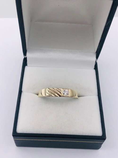 *IDL 0.15CT MENS DIAMOND RING* SOLID GOLD!