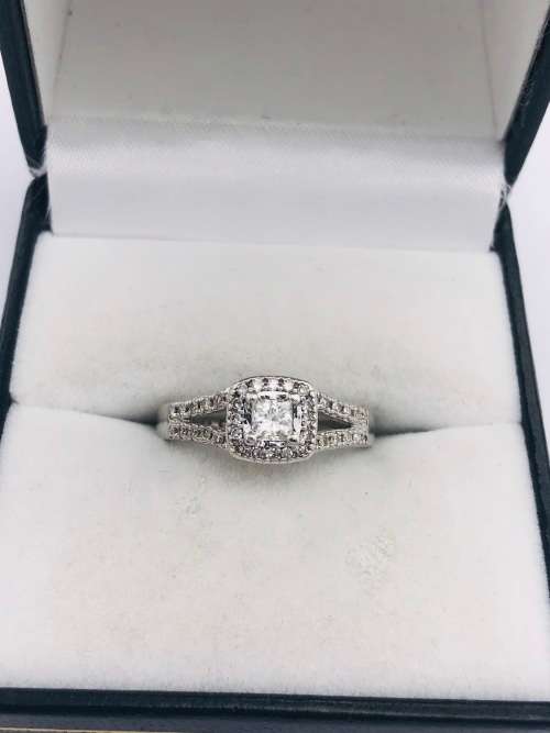 *0.35CT FOREVER ENGAGEMENT RING* WHITE GOLD