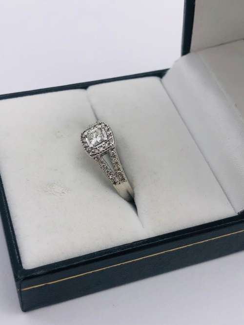 *0.35CT FOREVER ENGAGEMENT RING* WHITE GOLD