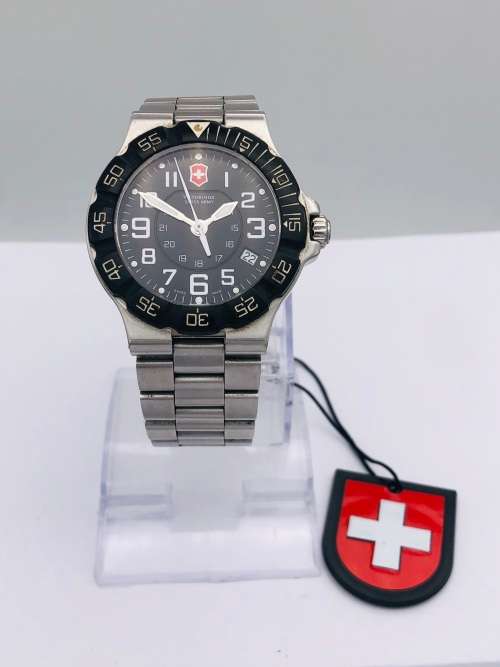 *VICTORINOX PILOTS WATCH WATCH* WITH BOX & PAPERS!