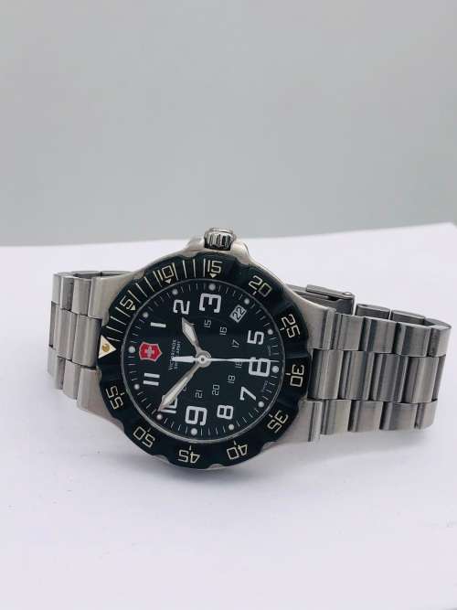 *VICTORINOX PILOTS WATCH WATCH* WITH BOX & PAPERS!