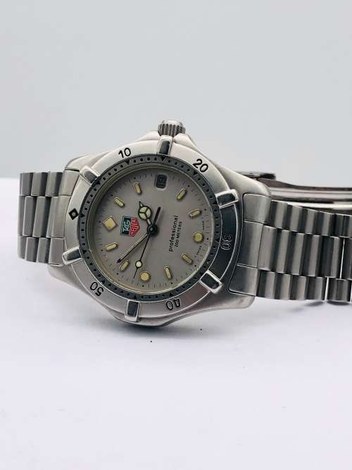 *TAG HEUER PROFESSIONAL* MINT CONDITION!