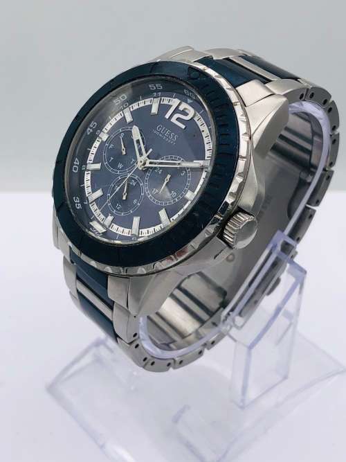 *GUESS DIVERS WATCH* BEAUTIFUL WATCH!