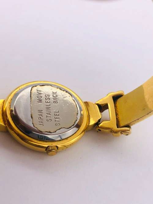 *LATAN LADIES GOLD DRESS WATCH* BID FROM R1!