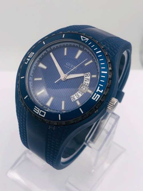 *GUESS MENS SPORTS WATCH* R1 BIDS!