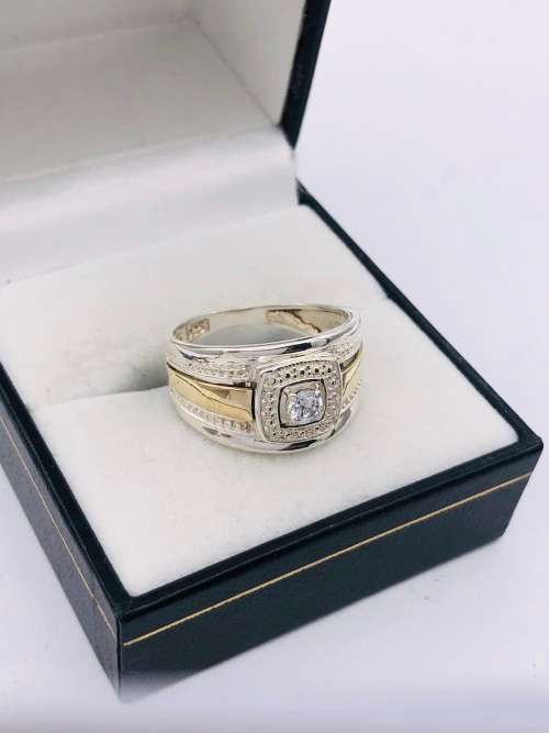 *9CT GOLD 0.25CT CYCLOPS CLUSTER RING* R1 BIDS