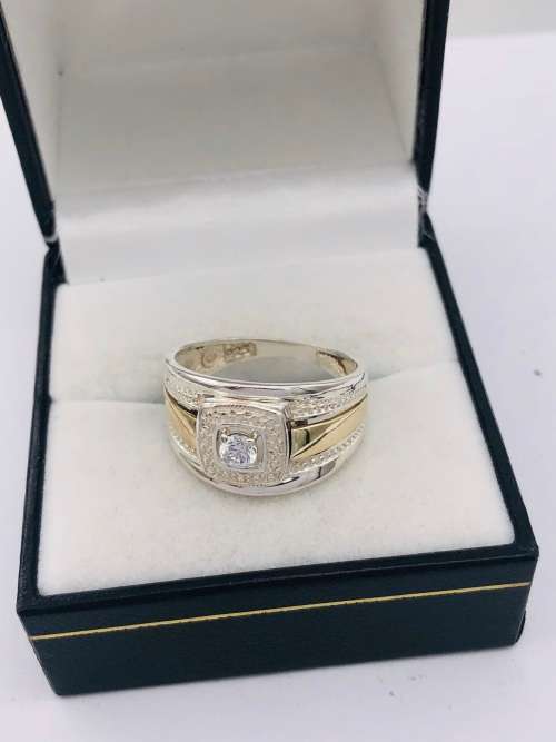 *9CT GOLD 0.25CT CYCLOPS CLUSTER RING* R1 BIDS