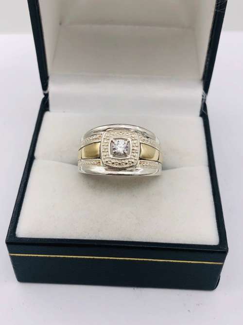 *9CT GOLD 0.25CT CYCLOPS CLUSTER RING* R1 BIDS