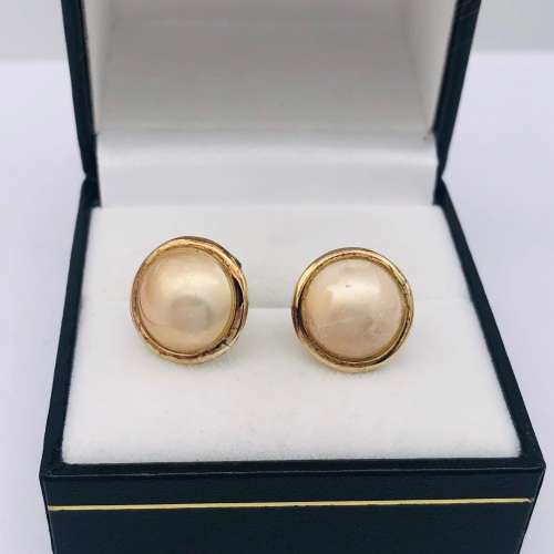 *9CT YELLOW GOLD PEARL EARRINGS* R1 BIDS