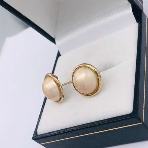 *9CT YELLOW GOLD PEARL EARRINGS* R1 BIDS