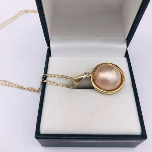 *9CT GOLD PEARL PENDANT & NECKLACE* R1 BIDS!