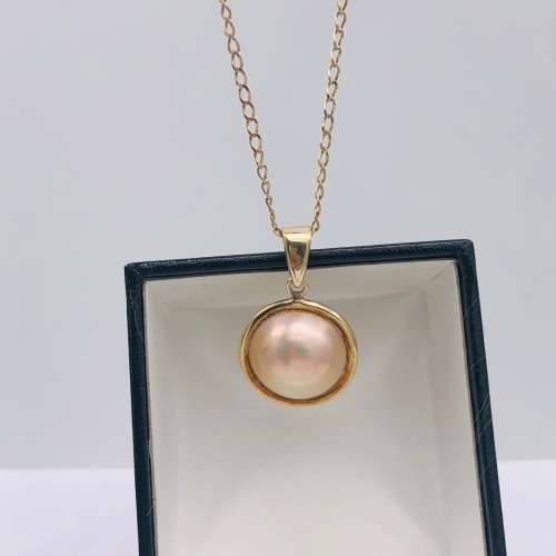 *9CT GOLD PEARL PENDANT & NECKLACE* R1 BIDS!