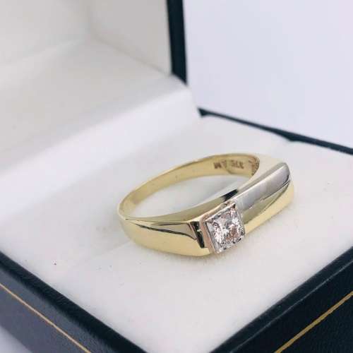 *9CT GOLD VS DIAMOND MENS RING* (0.008CT DIAMOND!)
