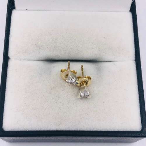 *PLATINUM DIAMOND STUD EARRINGS* R1 BIDS!