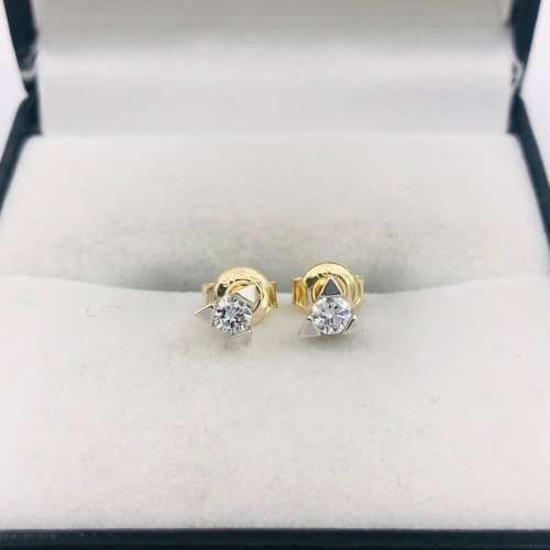 *PLATINUM DIAMOND STUD EARRINGS* R1 BIDS!
