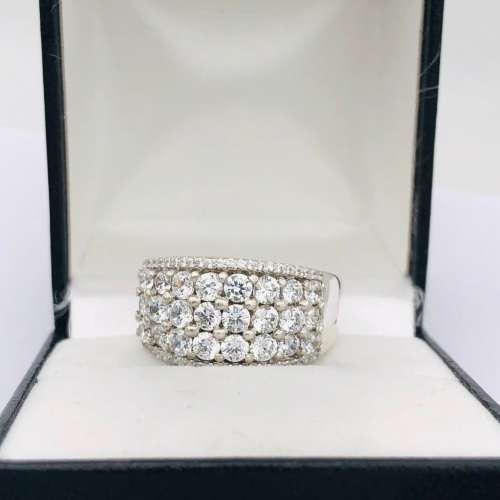 *925 SILVER DESIGNER RING* BEAUTIFUL CUBICS!