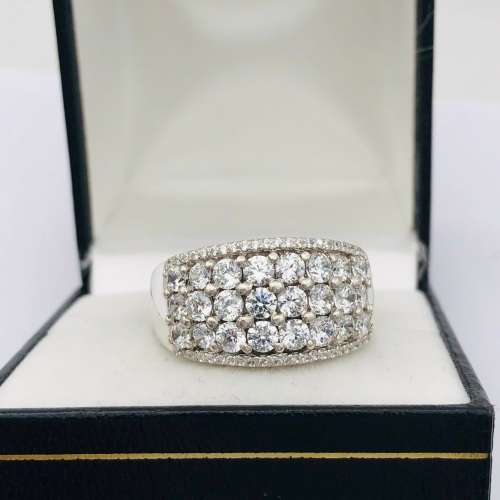 *925 SILVER DESIGNER RING* BEAUTIFUL CUBICS!