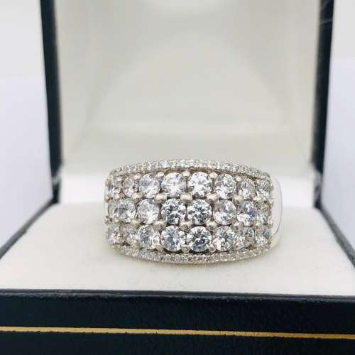 *925 SILVER DESIGNER RING* BEAUTIFUL CUBICS!