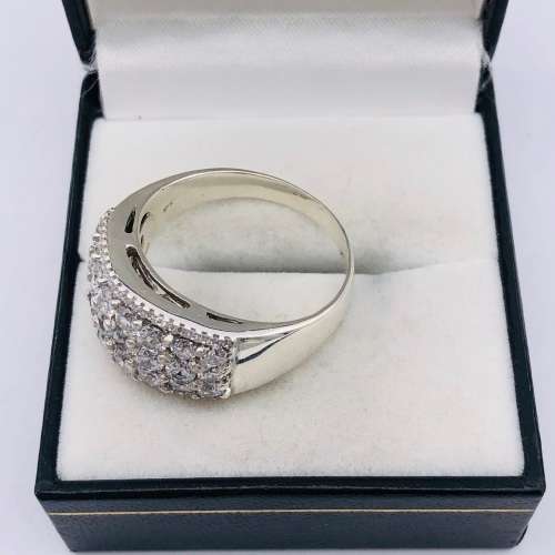 *925 SILVER DESIGNER RING* BEAUTIFUL CUBICS!