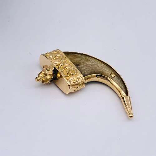 *18CT GOLD AUTHENTIC TIGER CLAW PENDANT* R1 BIDS!