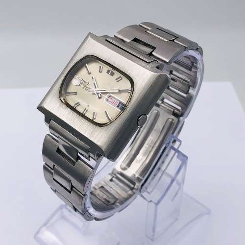 *SEIKO 5 AUTOMATIC MENS WATCH* COLLECTORS PIECE!